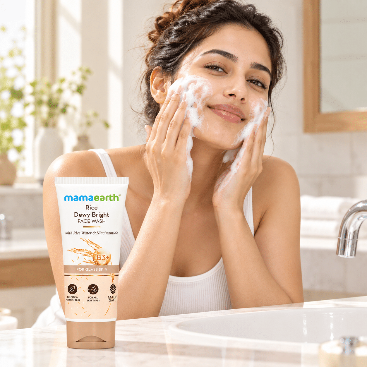 Mamaearth Rice Face Wash With Rice Water & Niacinamide for Glass Skin 100ml - Image 2